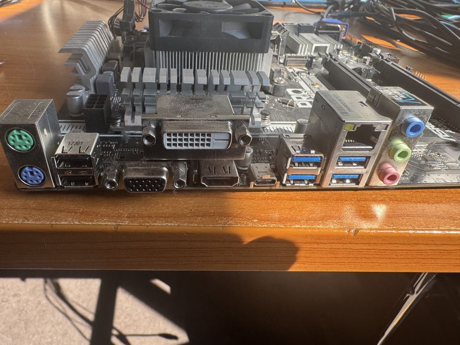 Дъно плюс процесор amd