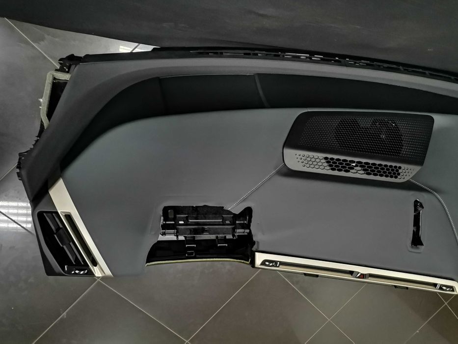 НОВО Сиво Арматурно Табло BMW IX I20 Кожа БМВ ИХ И20