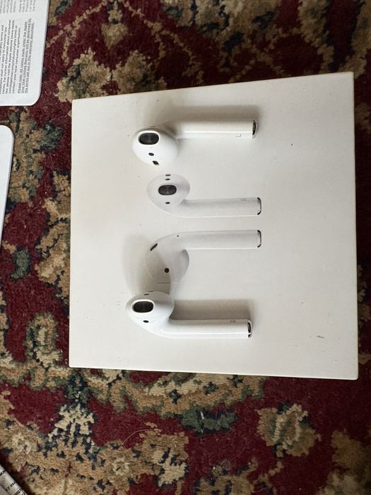 Продаю наушники новые airpods 2 поколение