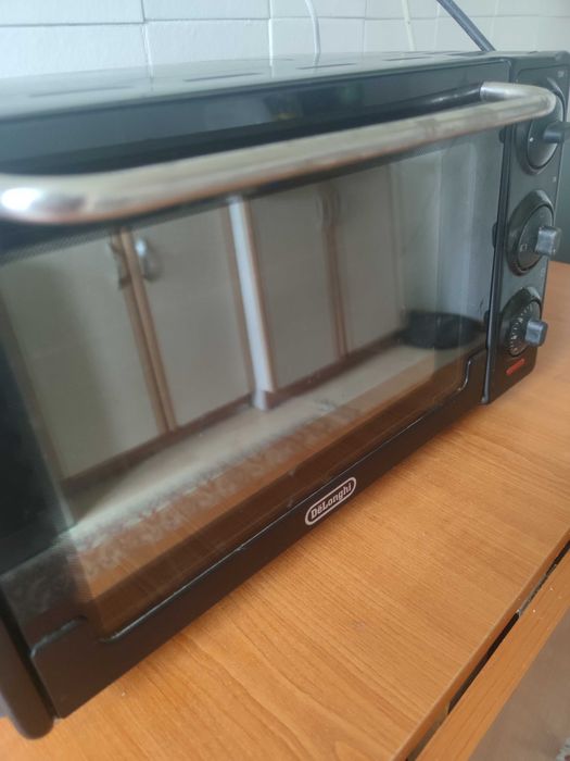 cuptor electric DeLonghi