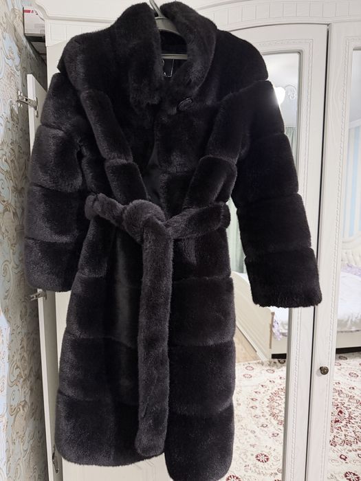 Продается черная эко шуба
