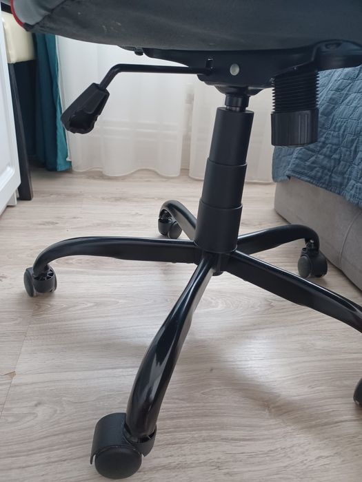 Vând scaun pentru birou, gaming