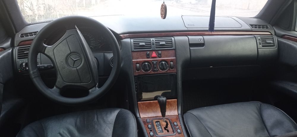 Mercedes W210 Мерседес