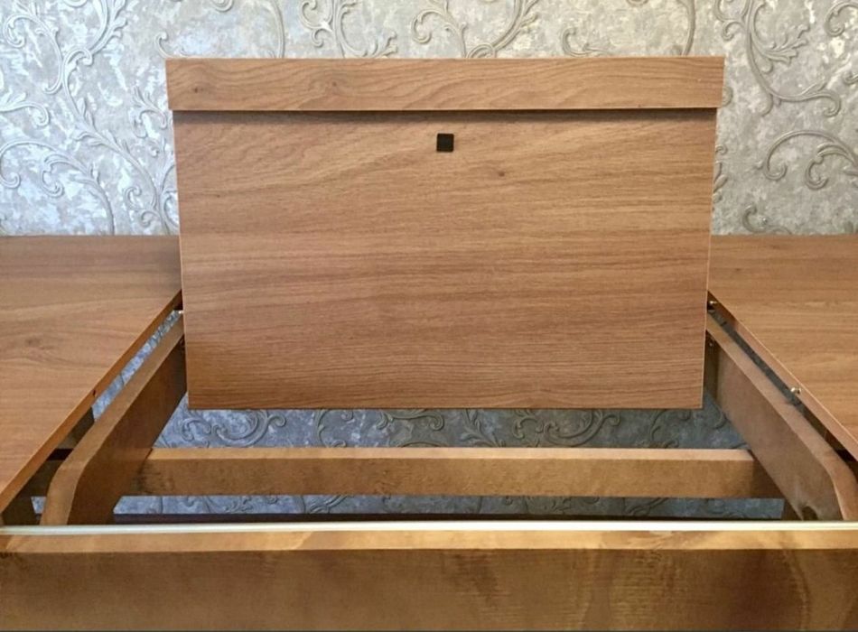 Новый стол продам