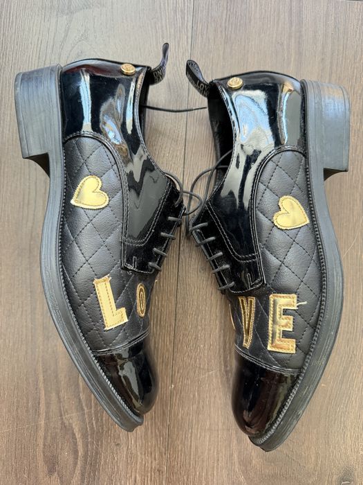 Колекционерски оригинални обувки 100% Love Moschino