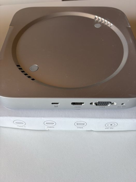 Mac mini M2 (2022) 8GB RAM / 256GB SSD + Docking Station SATA