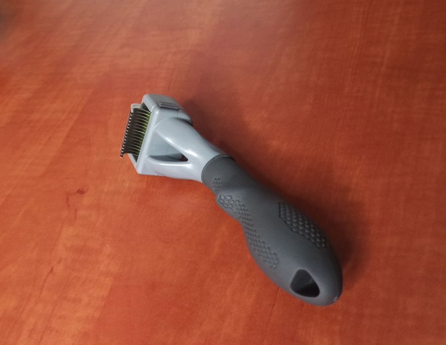 FURMINATOR - perie descâlcire pentru câini si pisici