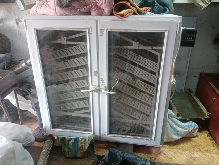 Продам инкубатор Россия на 1000яиц
