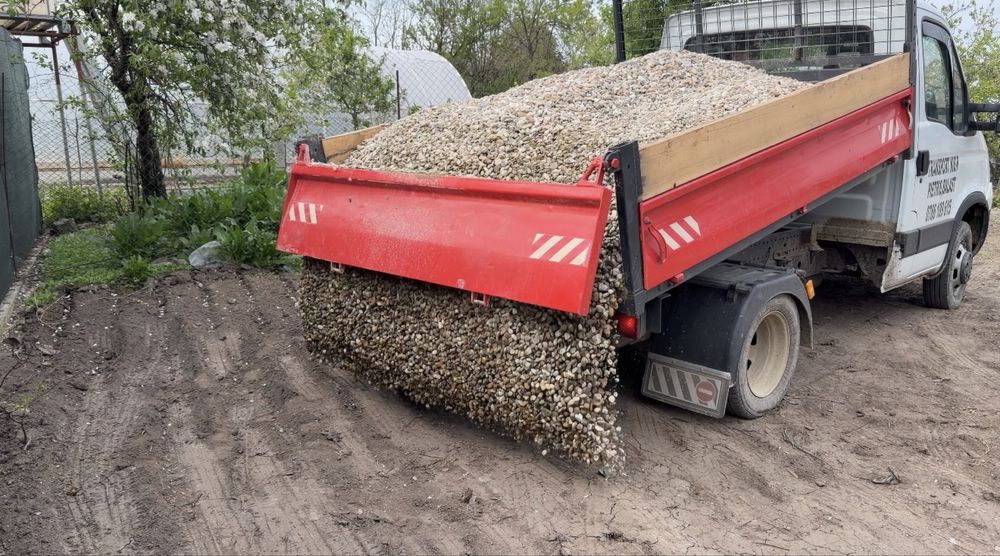 Nisip Pietris Balast Pamant Negru Padure Mranita Evacuari Moluz