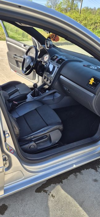 Vând Vw Golf V  1.9TDI