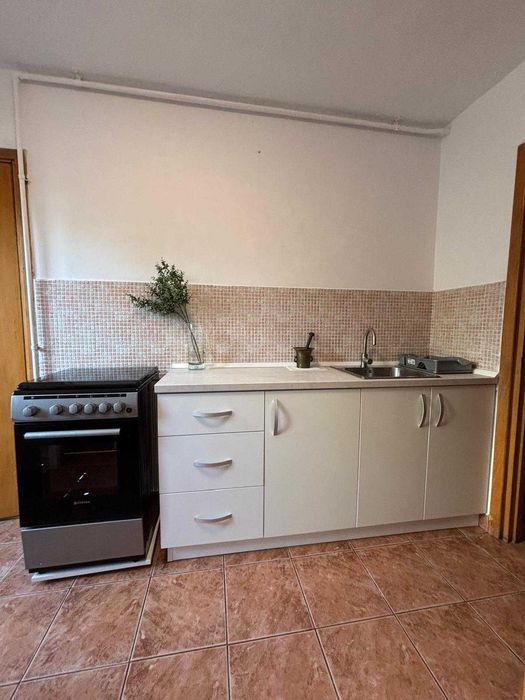 De inchiriat: APARTAMENT spatios 3 CAMERE DECOMANDAT, Calea Calarasi - Facultatea Hyperion, Bucuresti, sector 3