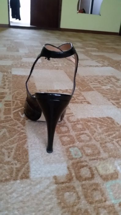 sandale dama din piele lacuita