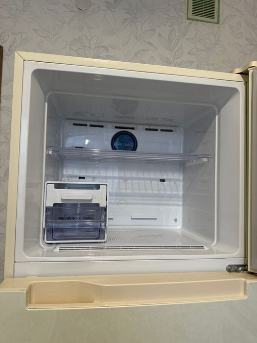 Холодильник Samsung