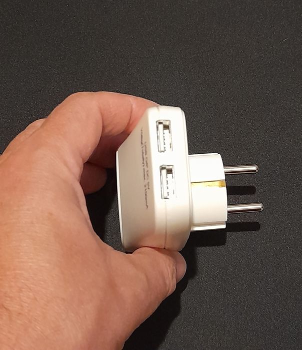 Adaptor tip încărcător cu 2 USB 5V, 2100 mA
