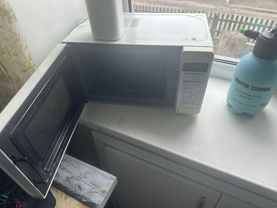 Продам микроволновку марки LG