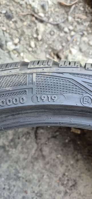 4 anvelope iarna Vredestein 255/35/19.Pretul este pe bucata