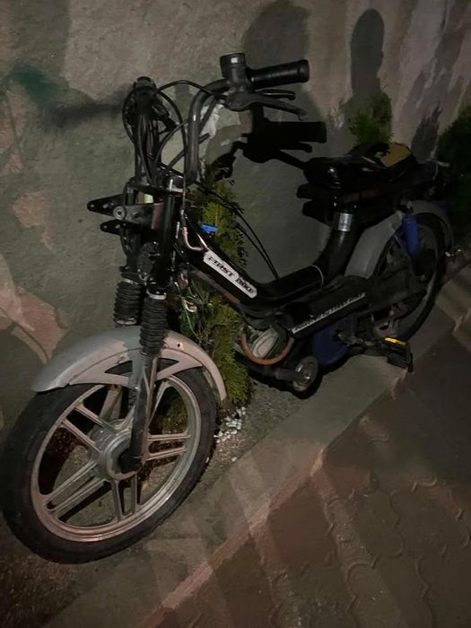 Vând scuter funcțional 500 de lei