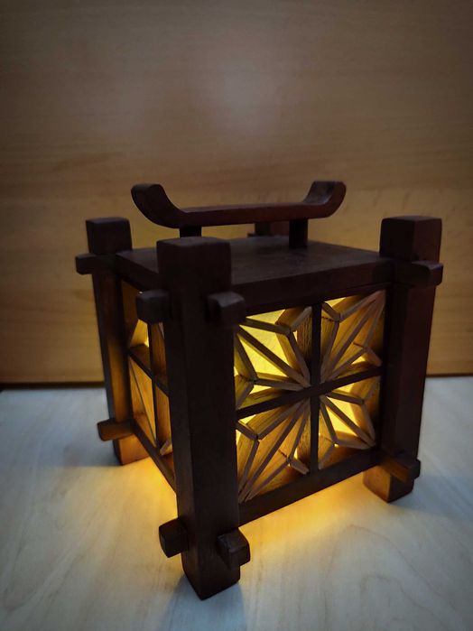 lampa stil japonez lucrata manual din lemn mahon