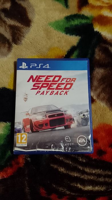 PS 4 slim 500gb aproape nou nu prea l-am folosit