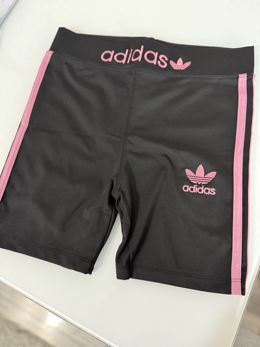 Vand (colanti)pantalon scurt Adidas noi  35 lei