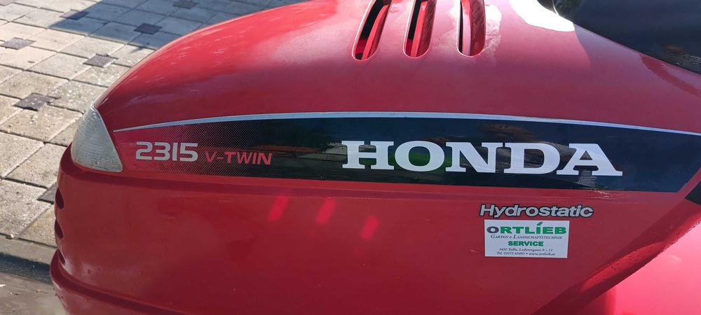 Tractoras de tuns iarba