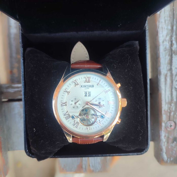 Soat sotiladi pul zarur