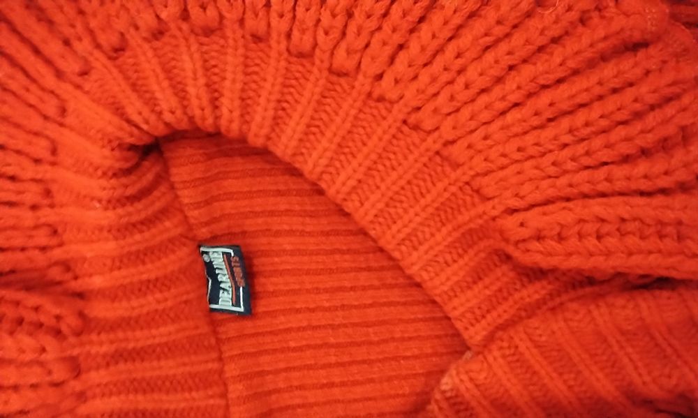 Продаю кофту нарядную