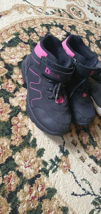 Ботинки зимние на девочку 34 , 36