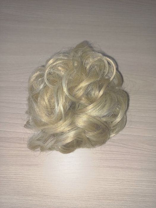 Волосы  накладные на резинке