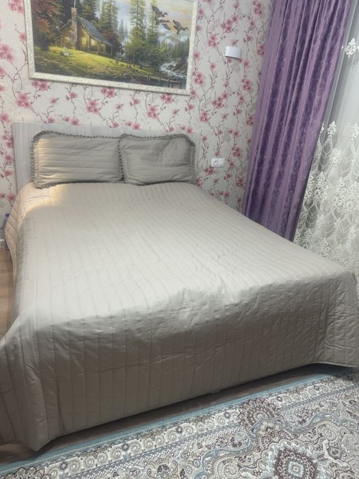Продаю кровать для спальни.