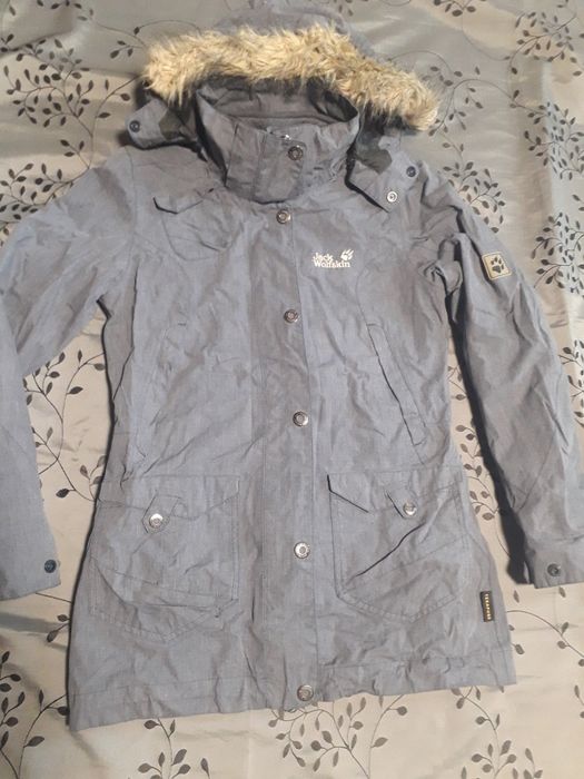 Moncler , Nike, Bergans, дамски пухени якета и Jack Wolfskin