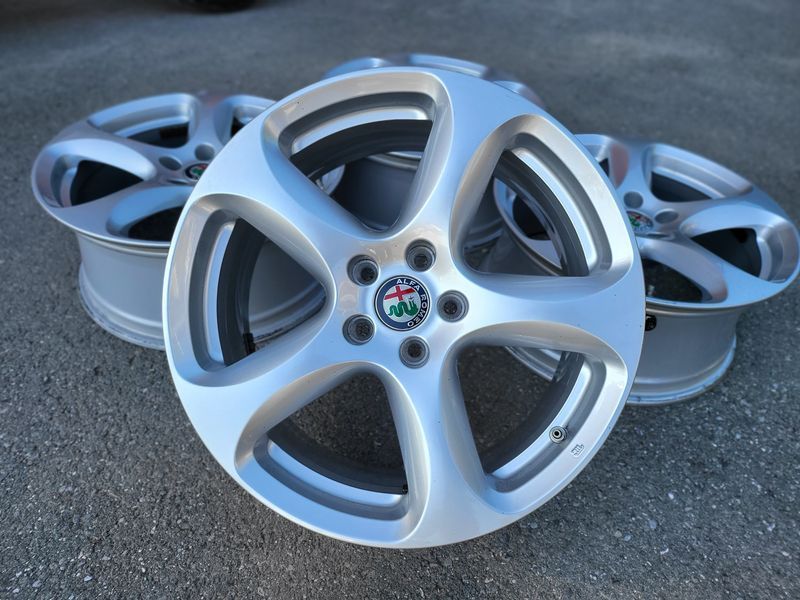 18цола Alfa Romeo,Алфа Ромео 5x110 4бр