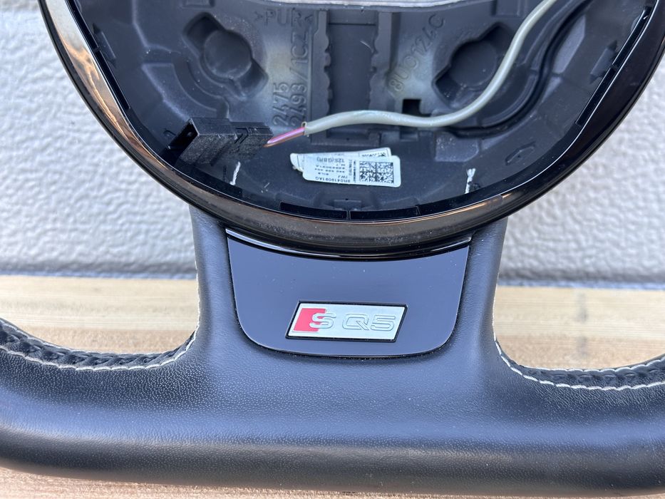 Скосен волан AUDI SQ5 S4 S5 8R0419091AG