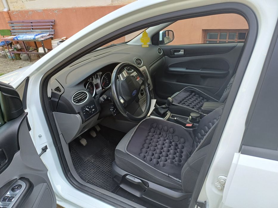 FORD Focus 2010 — imagine 6
