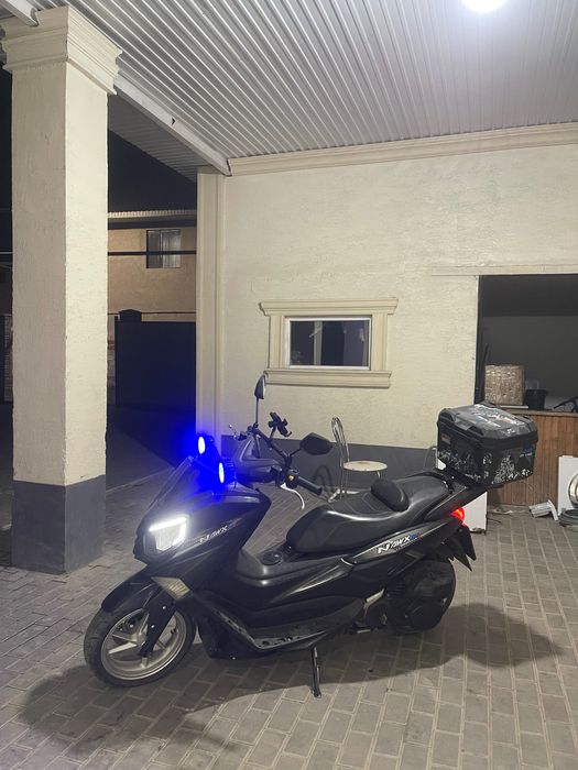 Yamaha Nmax мопед