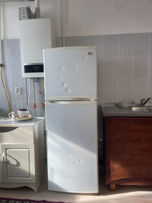 Холодильник продается