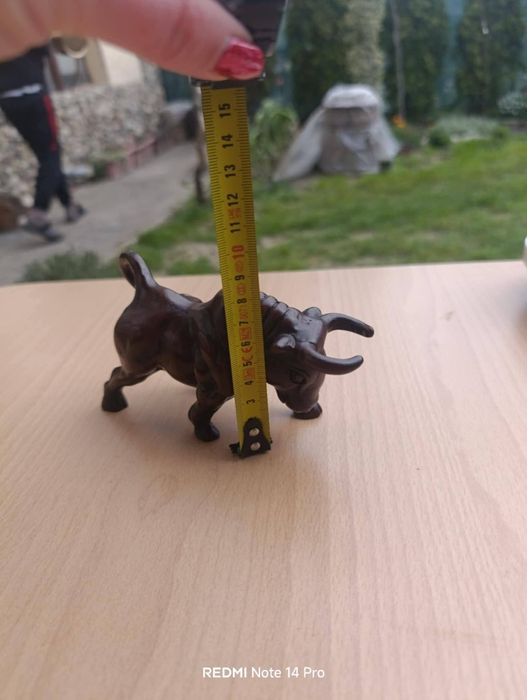 Статуетка на Бик