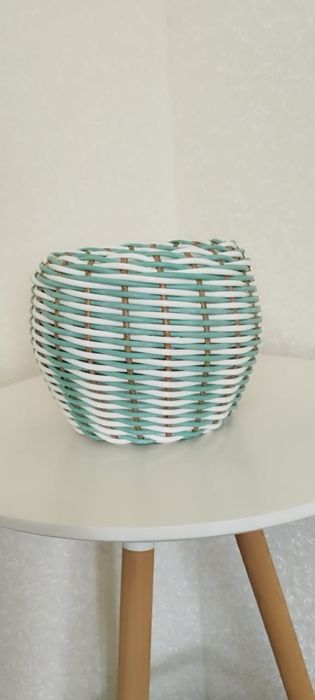 Кашпо, дом и сад