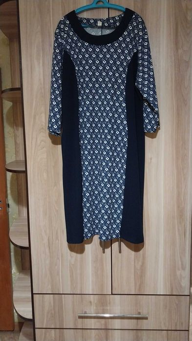 Продам платья женские б/у