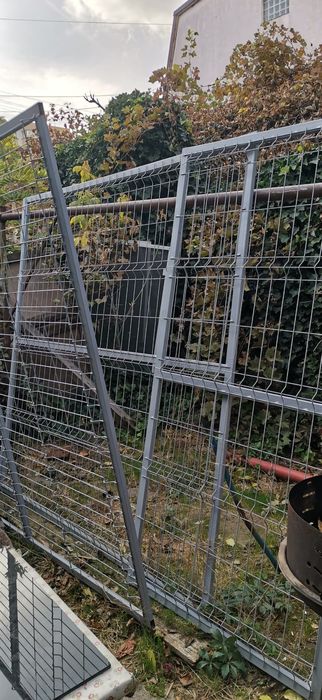 Porți plasa bordurata