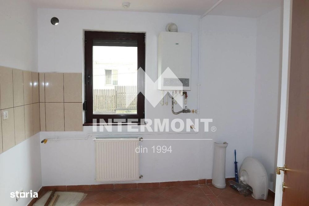 Apartament 3 camere de vânzare în Sinaia | 70,04 mp utili | Parter