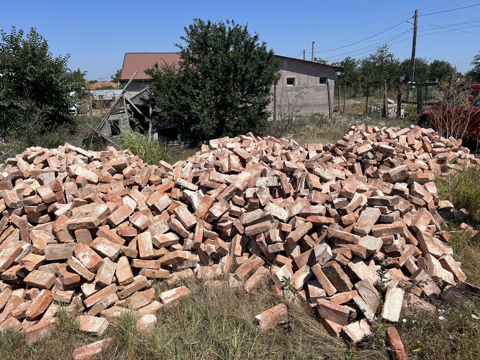Caramida din demolari 1.5 de bani buncata
