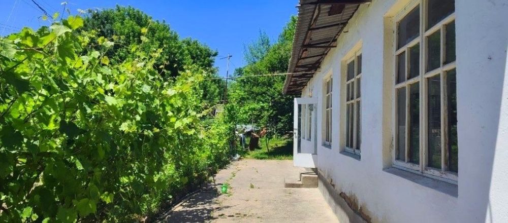 Срочно арзонга 15сотих сув буйида ховли