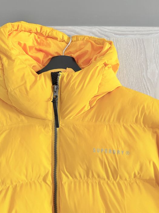 Superdry geaca barbateasca cu vatelina culoare galbena marimea M in stare foarte buna