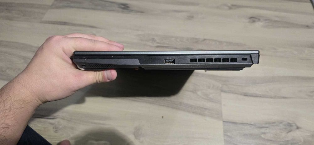 Laptop gaming ASUS TUF F15 FX507VV