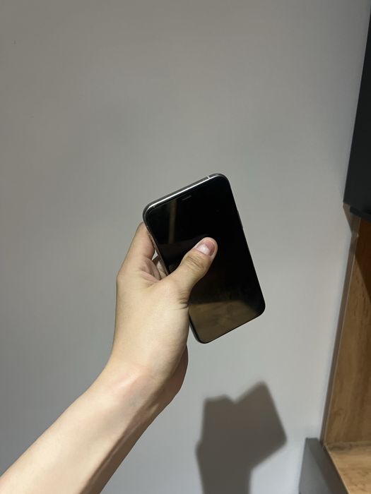 Продам айфон 11 про