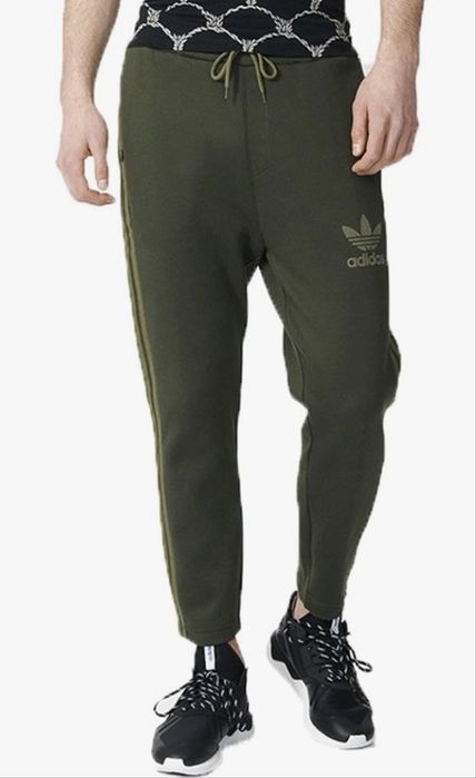 Мъжко долнище ADIDAS . Размер М