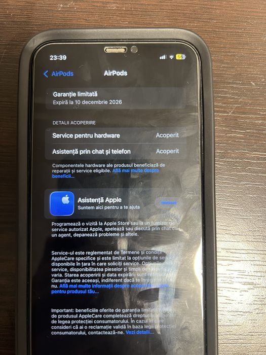 AirPods 4 cu Noise Cancelling