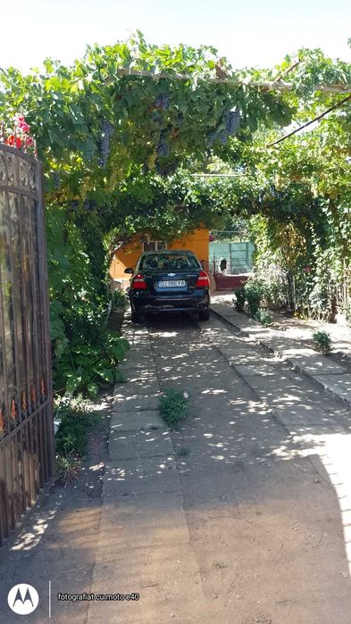 Casa vanzare cu curte si anexe 1800mp