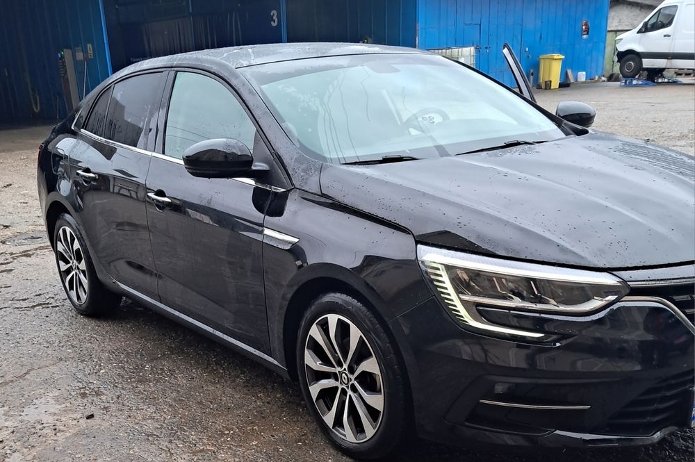 REZERVAT Renault megane 4 diesel 51500 km automat 2023